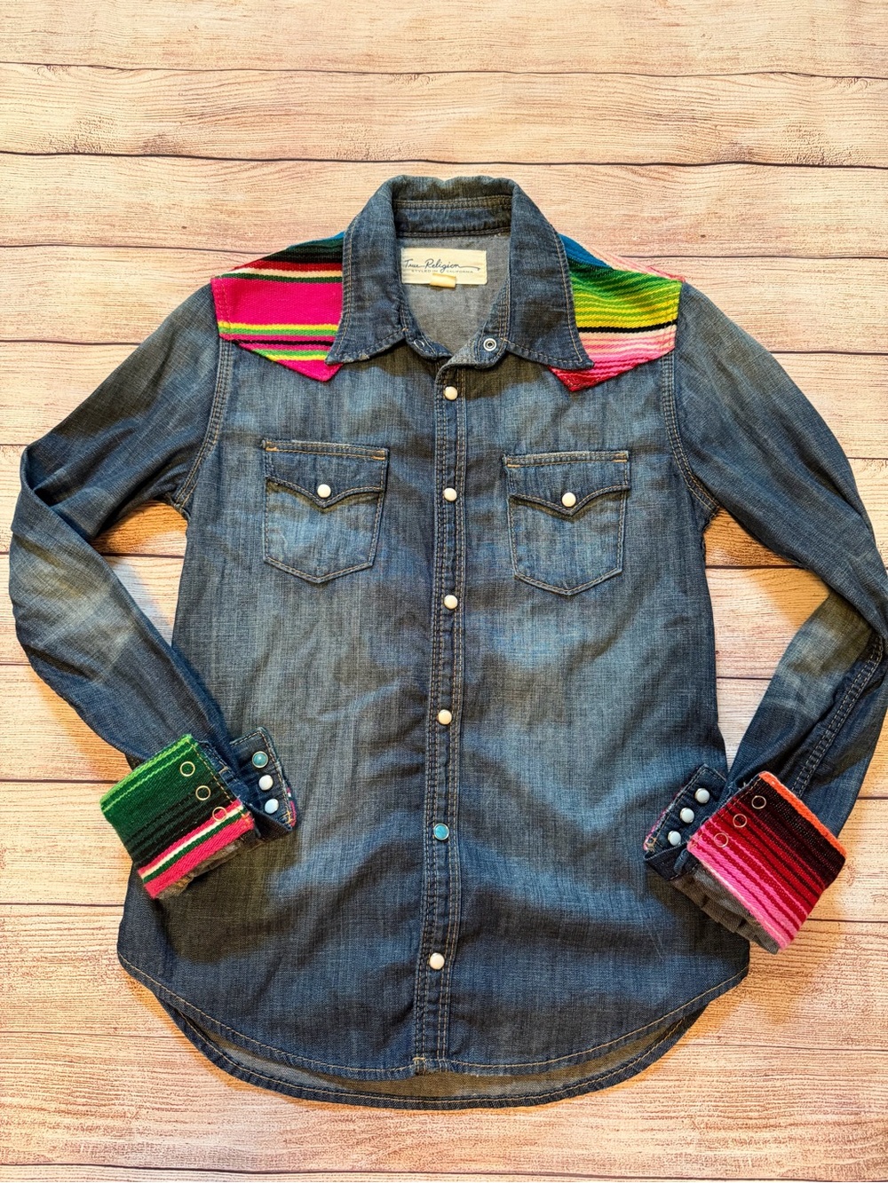 True Religion Rare Distressed Denim Georgia Baja Western Aztec Shirt Size Small - Picture 2 of 7